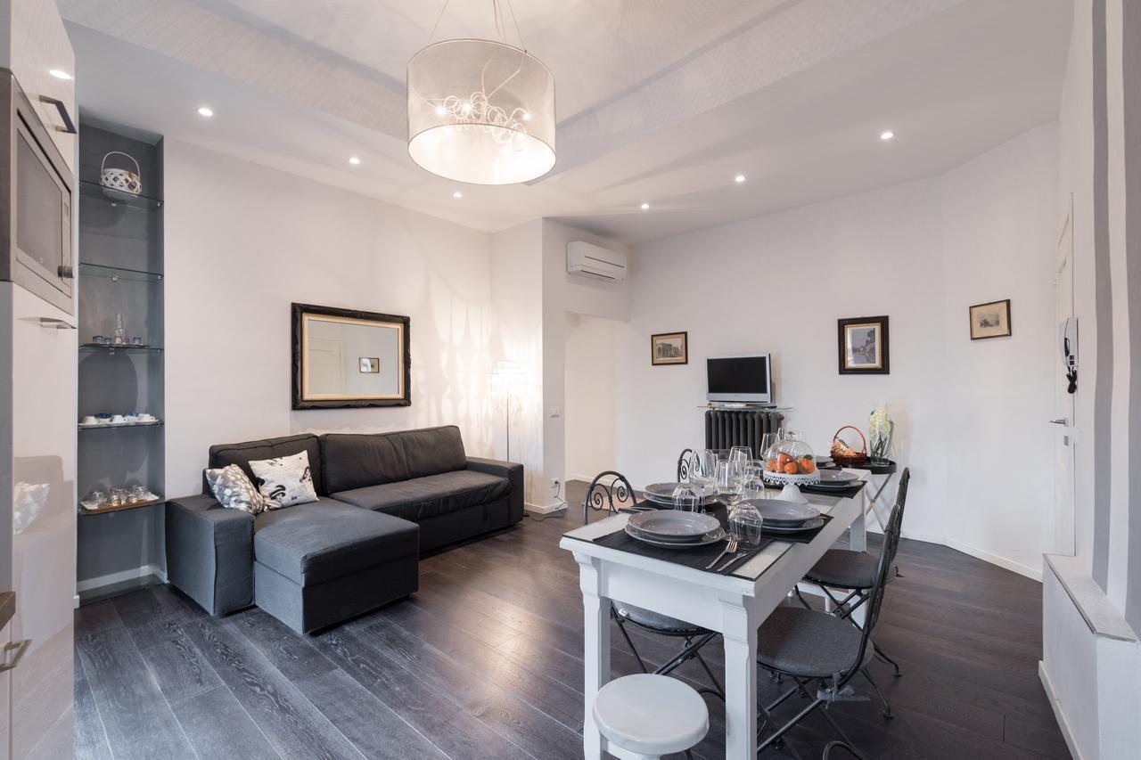 Old Bridge: Historical And Chic Apartment Firenze Bagian luar foto
