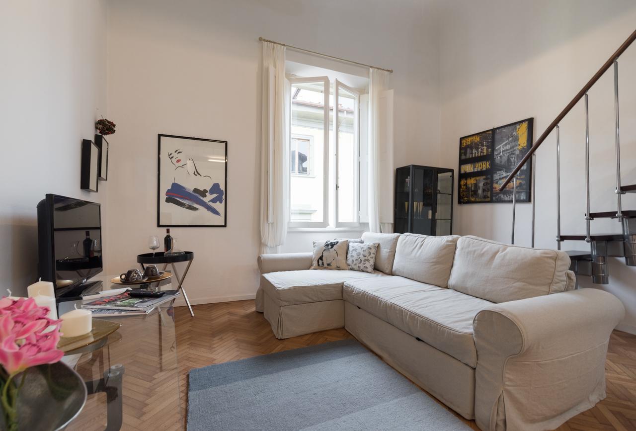 Old Bridge: Historical And Chic Apartment Firenze Bagian luar foto