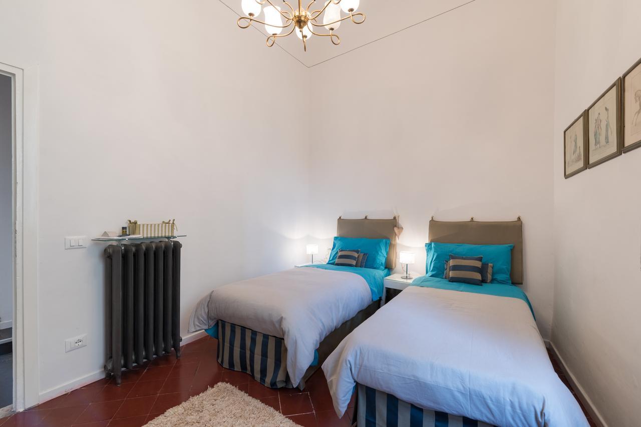 Old Bridge: Historical And Chic Apartment Firenze Bagian luar foto