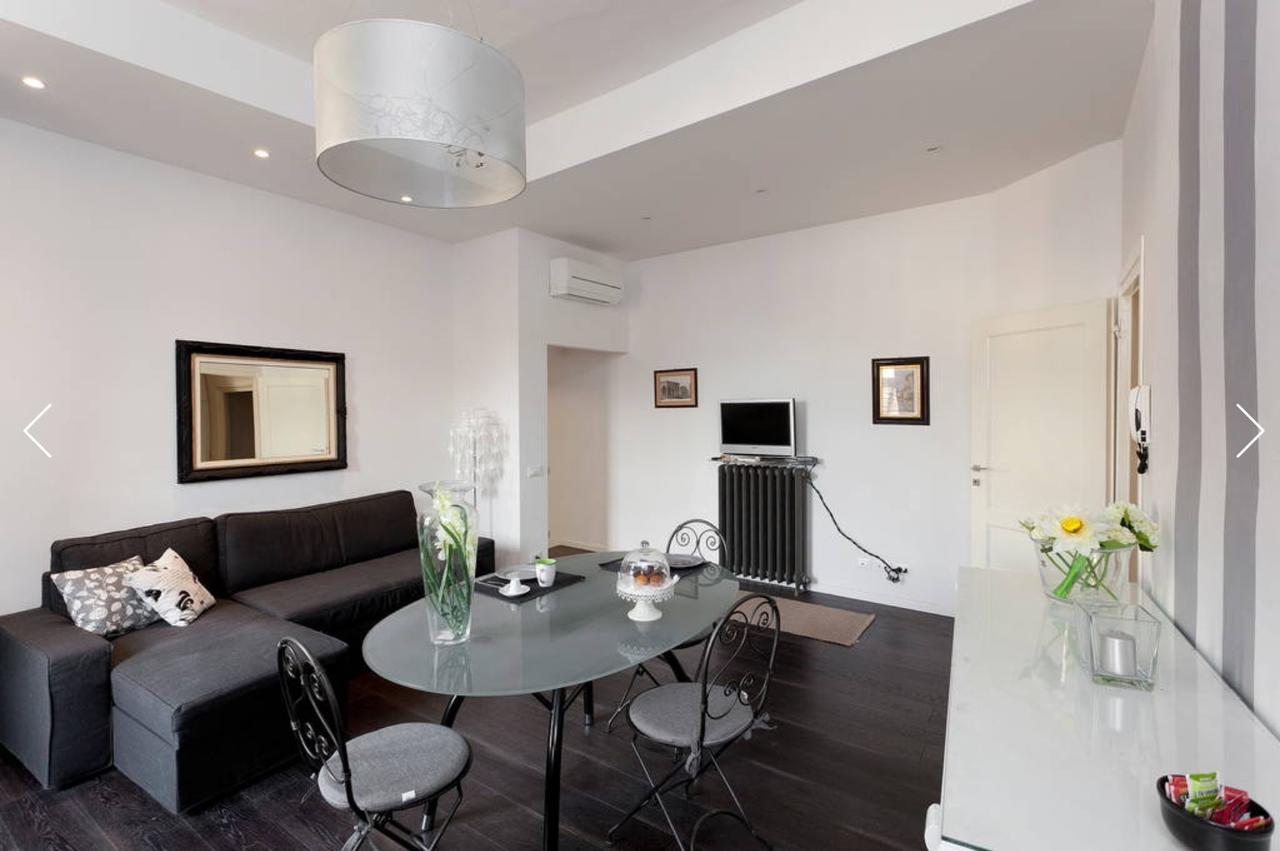Old Bridge: Historical And Chic Apartment Firenze Bagian luar foto