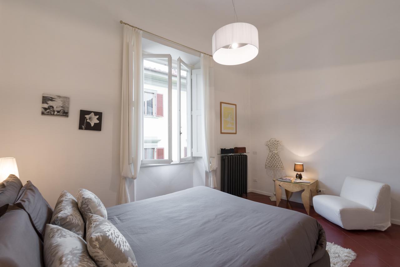 Old Bridge: Historical And Chic Apartment Firenze Bagian luar foto