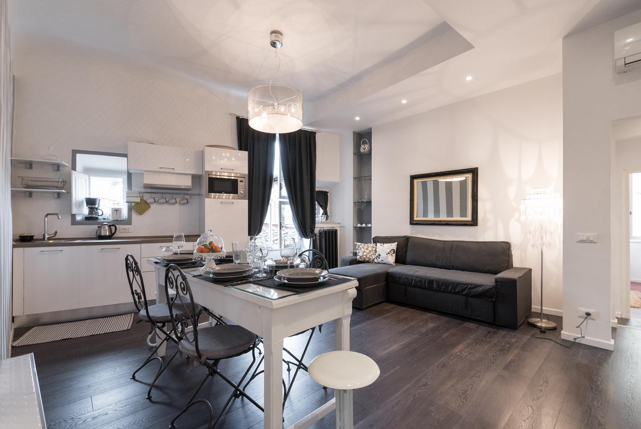 Old Bridge: Historical And Chic Apartment Firenze Bagian luar foto
