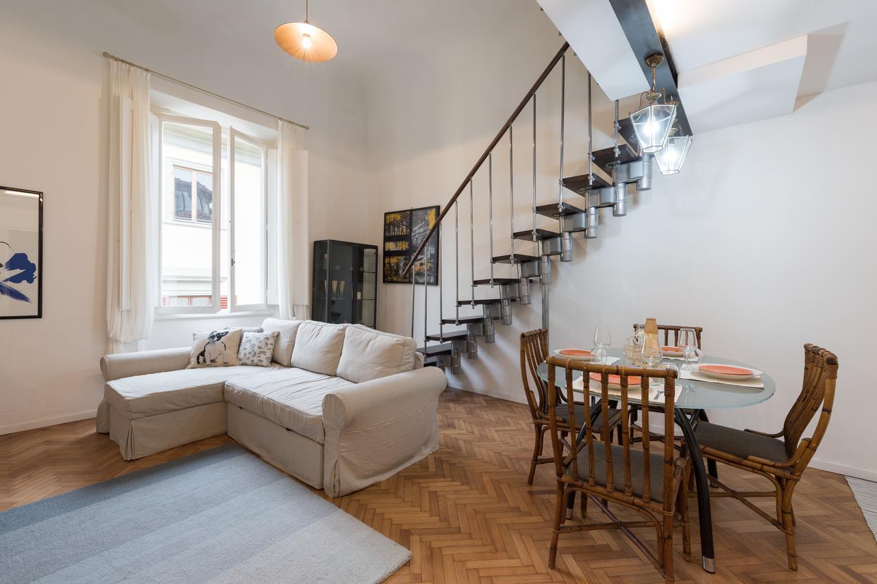 Old Bridge: Historical And Chic Apartment Firenze Bagian luar foto