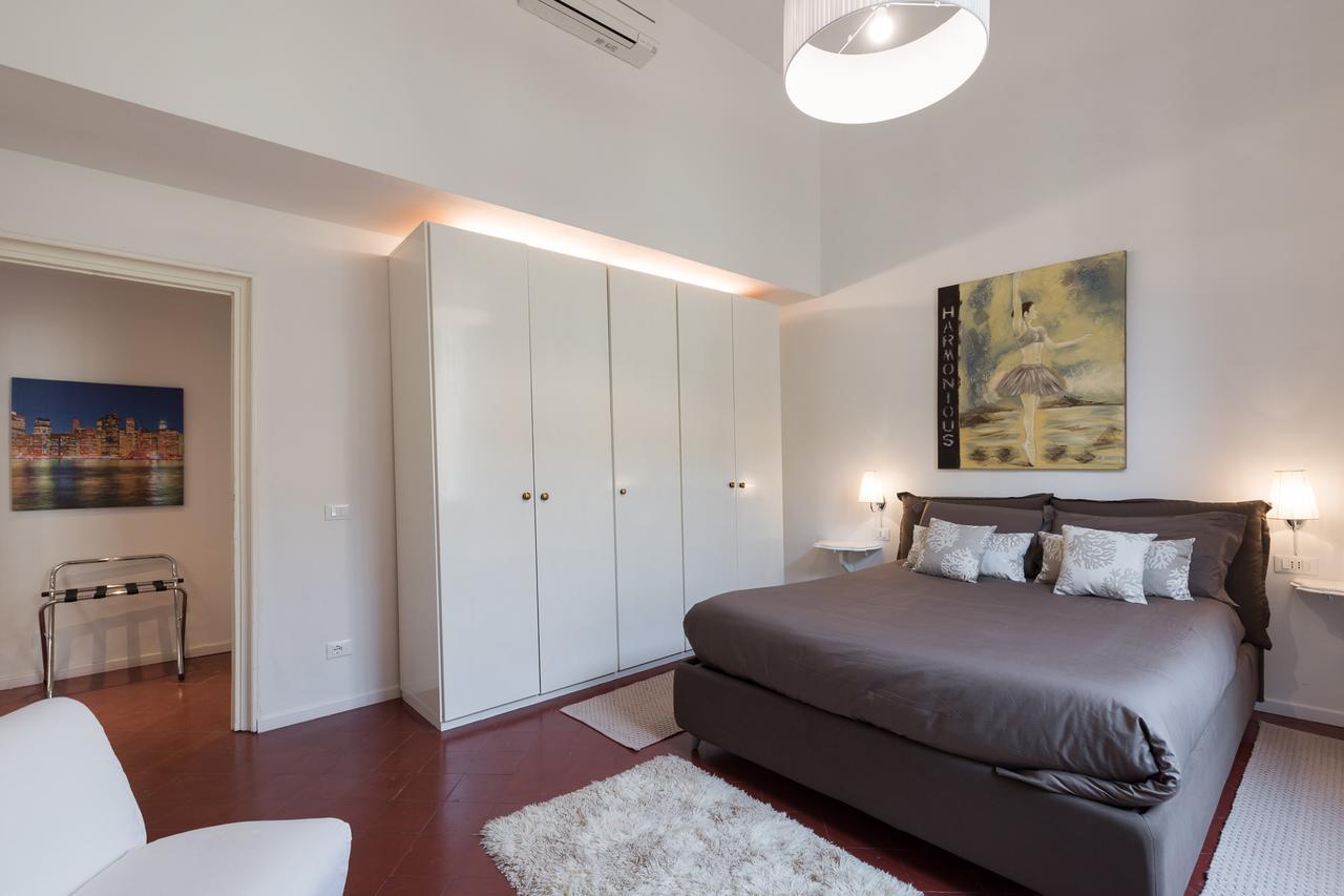 Old Bridge: Historical And Chic Apartment Firenze Bagian luar foto